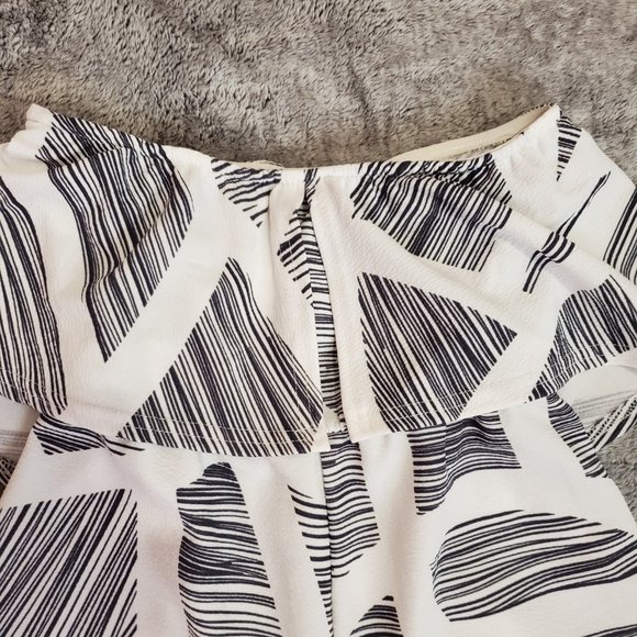 Retro Strapless Romper: White & Black Geometric, with Pockets! - Picture 2 of 6